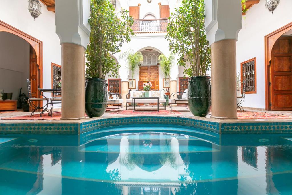 HOTEL LES TROIS PALMIERS